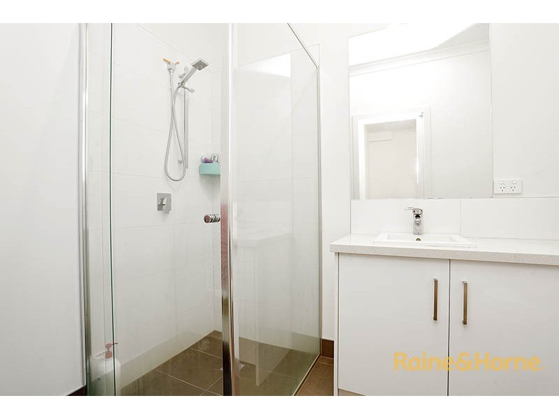 2/18-20 Northumberland Road, Sunshine North VIC 3020