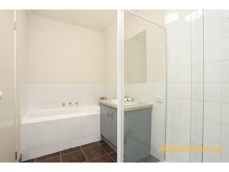 4/15A Hooker Road, Werribee VIC 3030