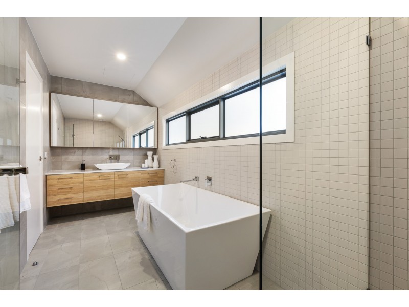 127 Roseberry Street, Ascot Vale VIC 3032