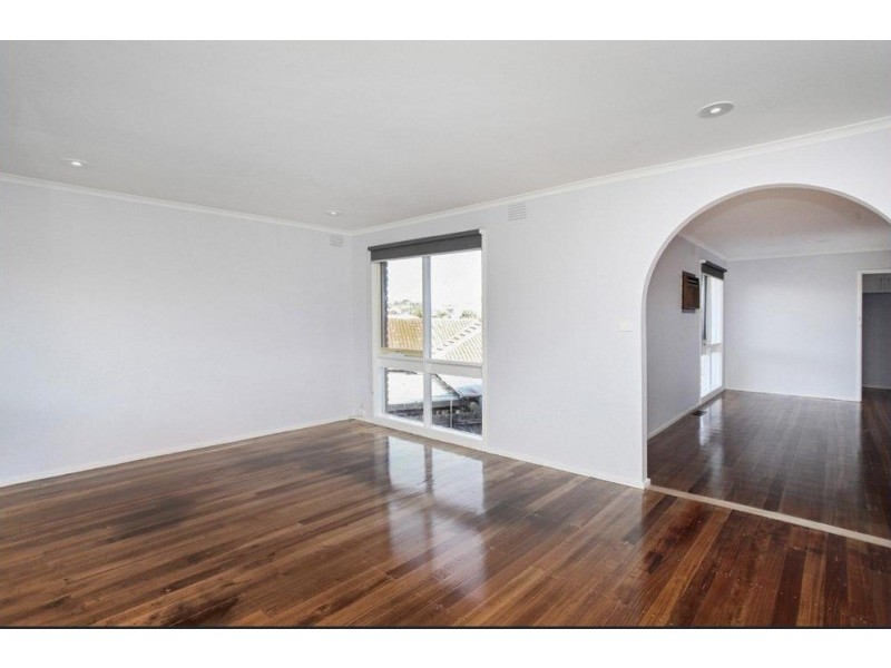 8 Kingsmere Close, Gladstone Park VIC 3043