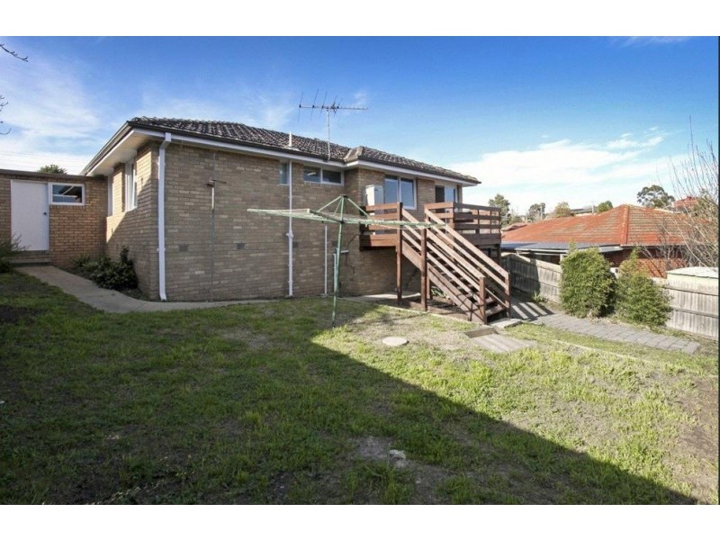 8 Kingsmere Close, Gladstone Park VIC 3043