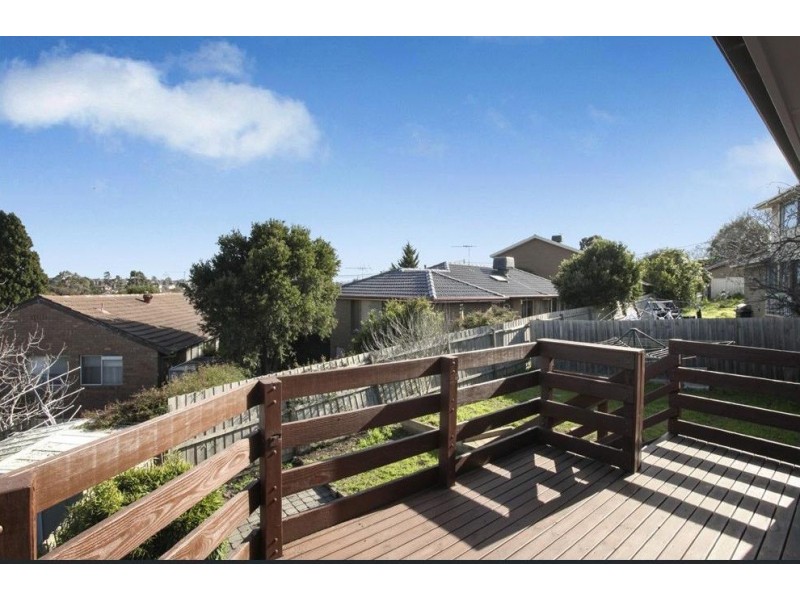 8 Kingsmere Close, Gladstone Park VIC 3043