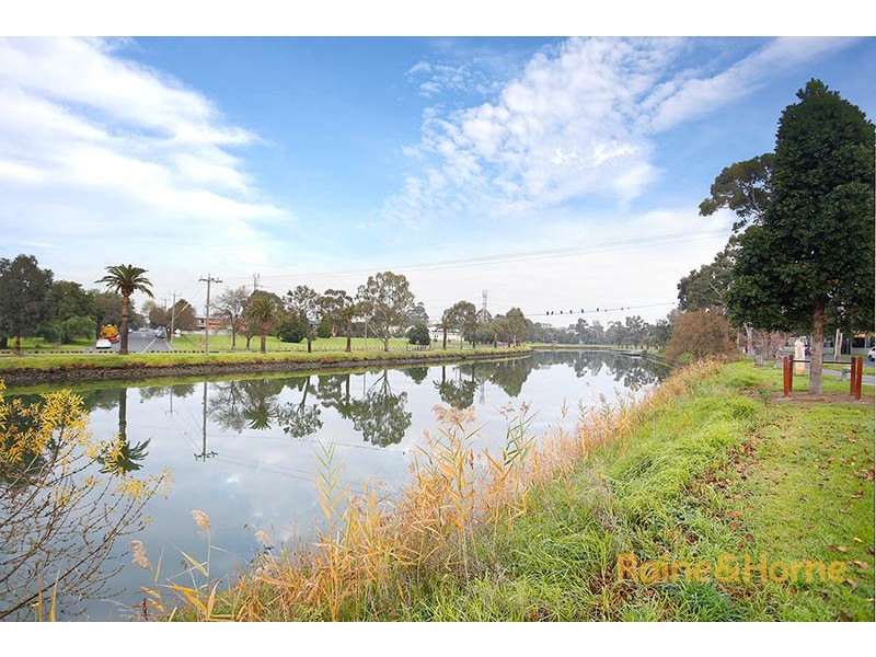 5 Aroona Court, Aberfeldie VIC 3040