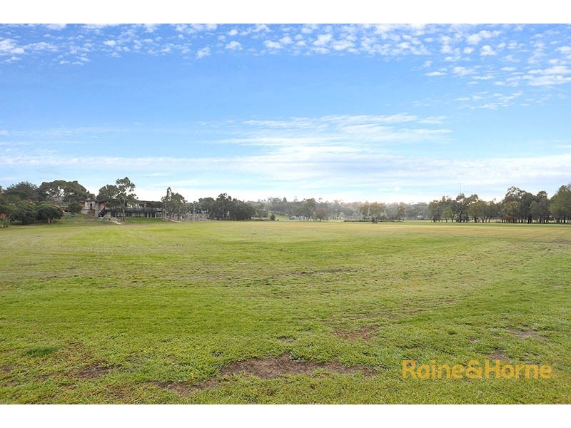 5 Aroona Court, Aberfeldie VIC 3040