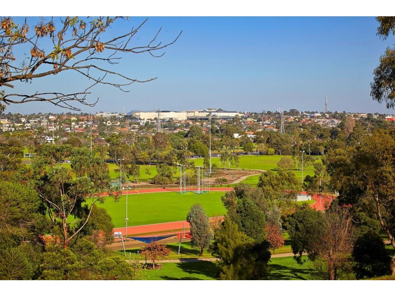 5 Aroona Court, Aberfeldie VIC 3040