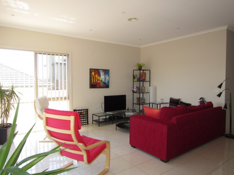 2 Stoney Rise, Maribyrnong VIC 3032