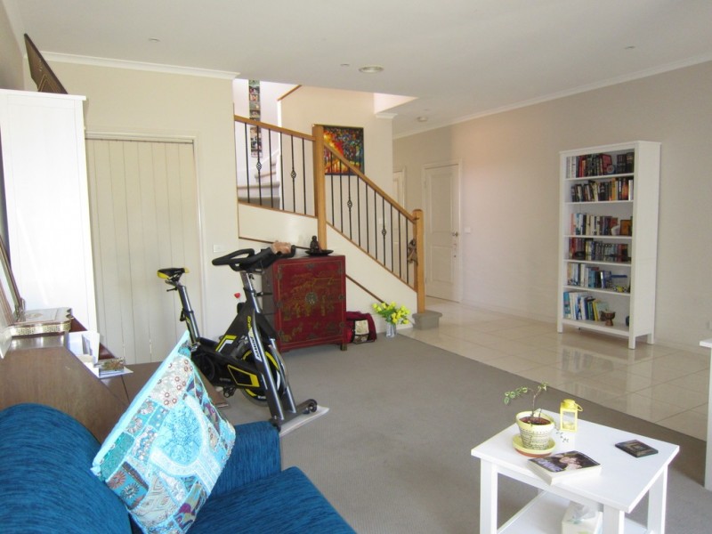 2 Stoney Rise, Maribyrnong VIC 3032