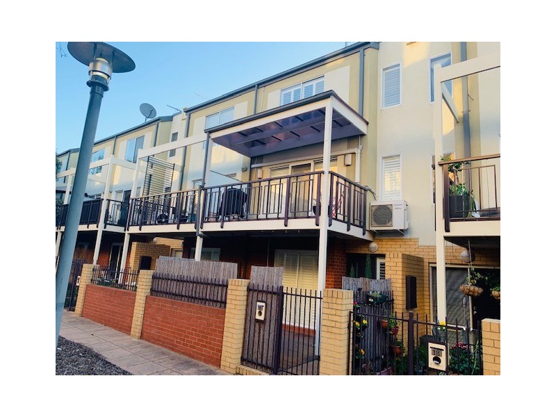 16 Kynoch Lane, Maribyrnong VIC 3032