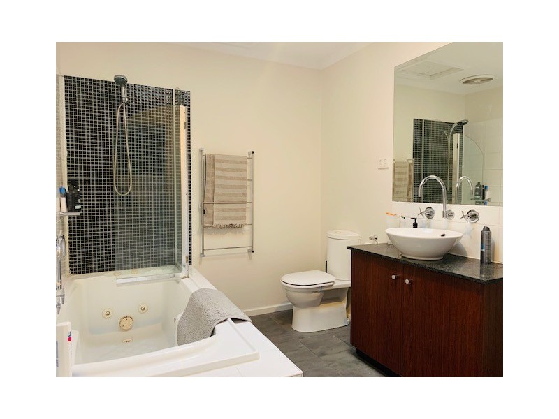 16 Kynoch Lane, Maribyrnong VIC 3032