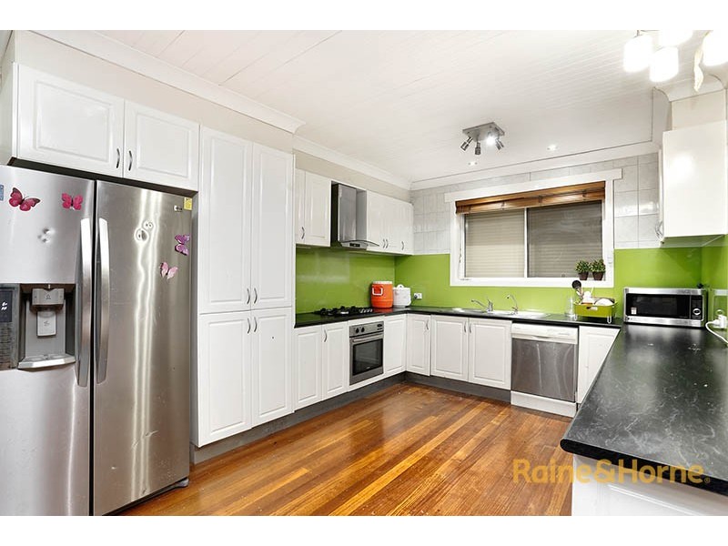 30 Biggs Street, St Albans VIC 3021