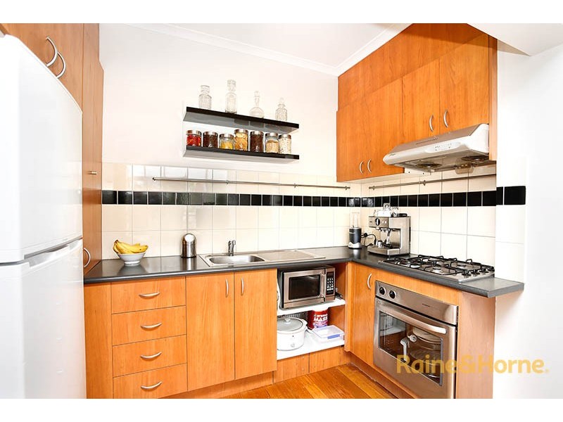 8 Parade Square, Maribyrnong VIC 3032