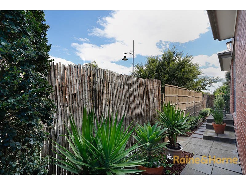 8 Parade Square, Maribyrnong VIC 3032