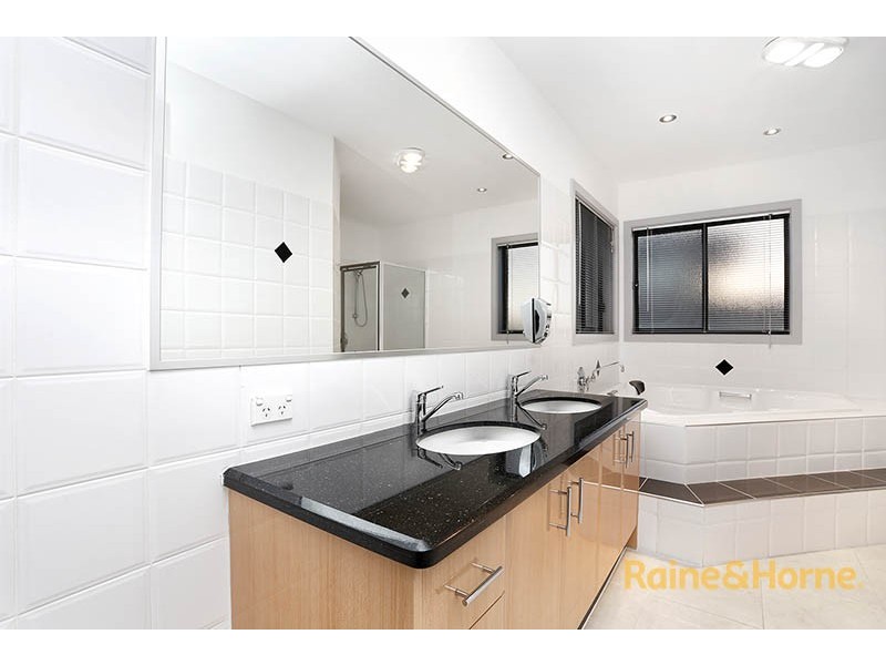 23 Saltwater Crescent, Maribyrnong VIC 3032