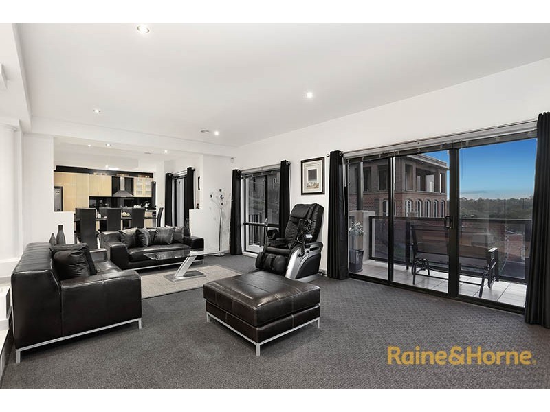 23 Saltwater Crescent, Maribyrnong VIC 3032