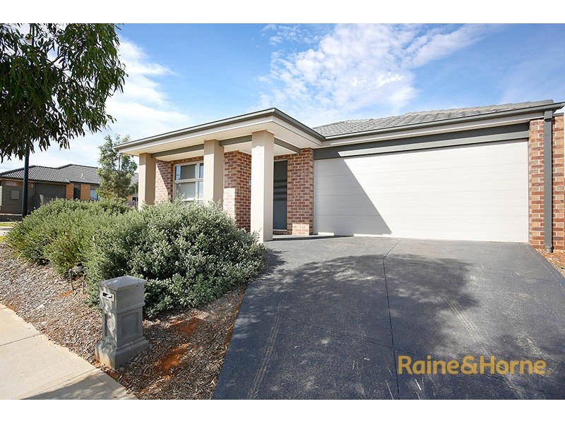 6 Sherford Way, Melton South VIC 3338