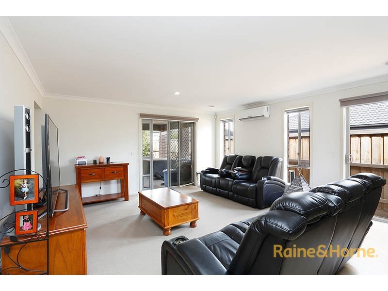 6 Sherford Way, Melton South VIC 3338