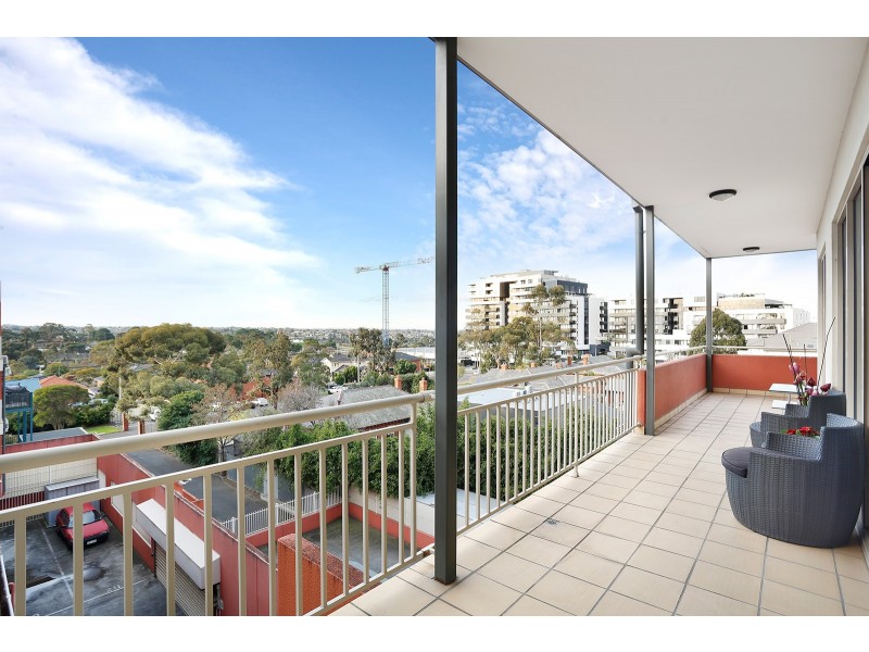 402/77 Village Way, Maribyrnong VIC 3032