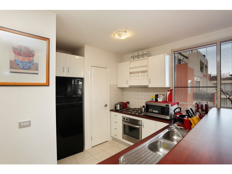 402/77 Village Way, Maribyrnong VIC 3032