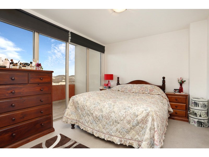 402/77 Village Way, Maribyrnong VIC 3032