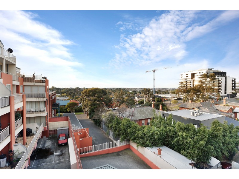 402/77 Village Way, Maribyrnong VIC 3032