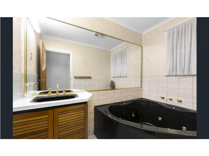 68 Norwood Drive, Keilor East VIC 3033