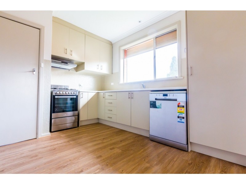 35 Chelmsford Crescent, St Albans VIC 3021