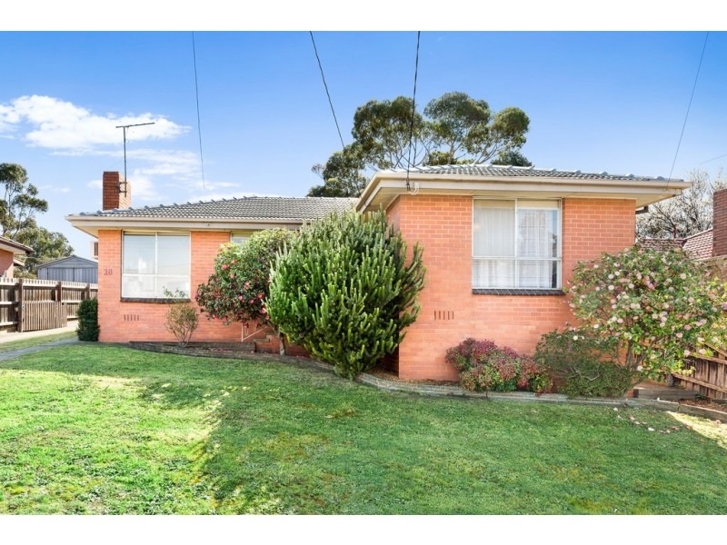 18 Glenys Avenue, Airport West VIC 3042