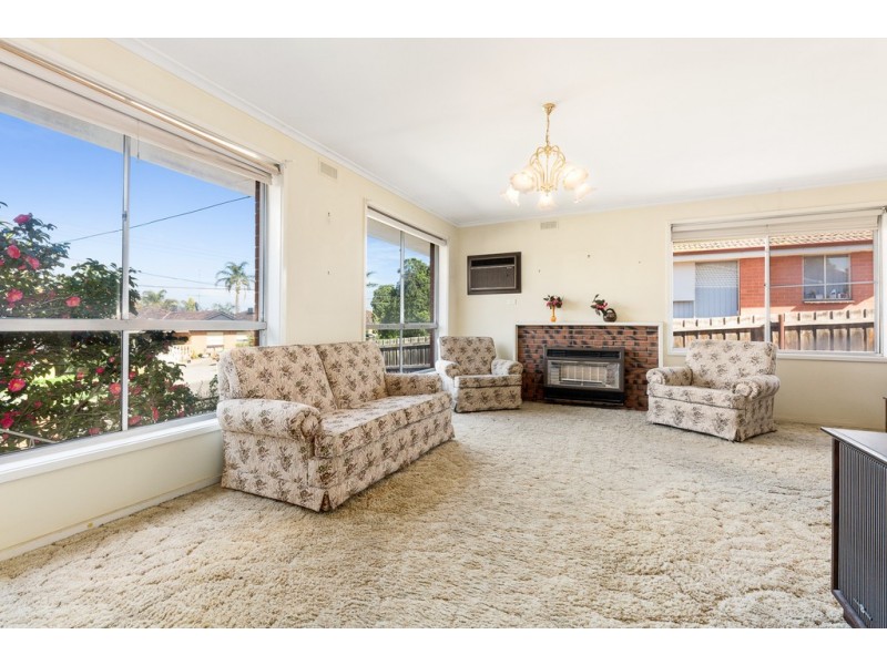 18 Glenys Avenue, Airport West VIC 3042