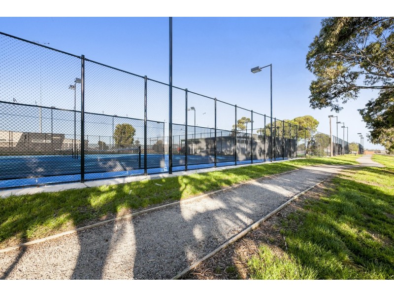 18 Glenys Avenue, Airport West VIC 3042