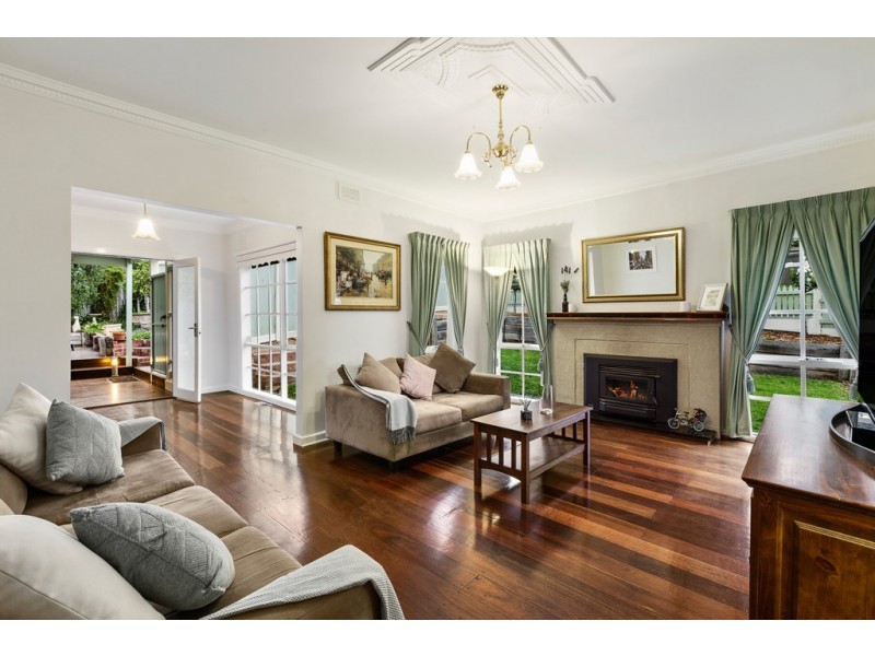 4 Hunt Crescent, Ascot Vale VIC 3032