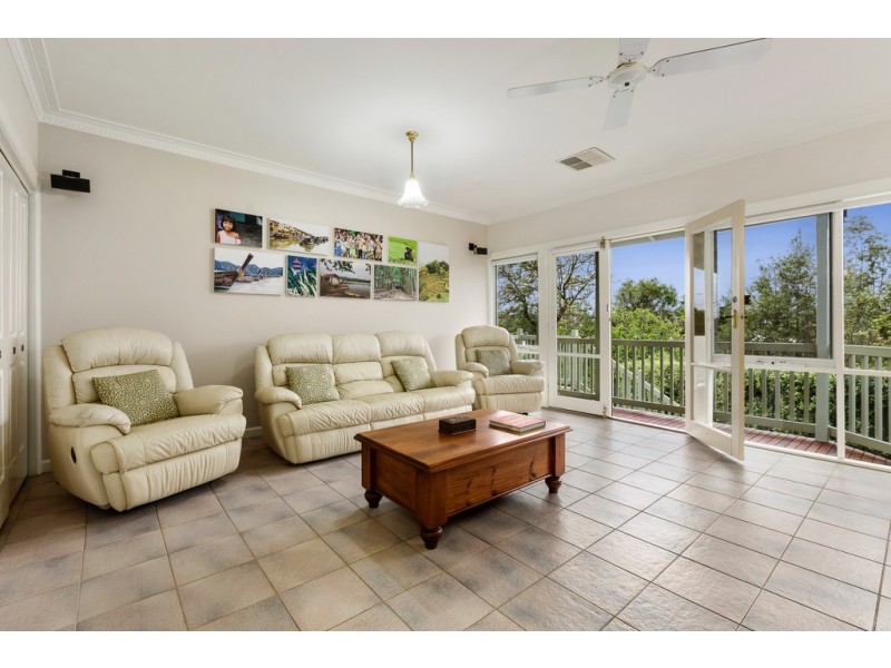 4 Hunt Crescent, Ascot Vale VIC 3032