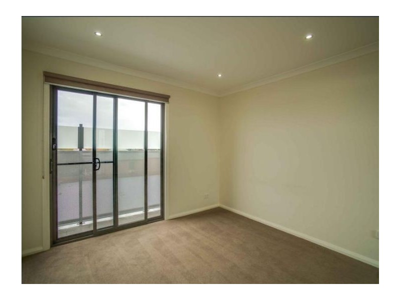 2/162 Victoria Street, Seddon VIC 3011