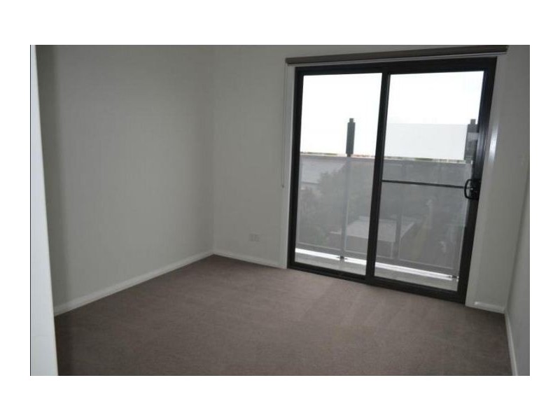 2/162 Victoria Street, Seddon VIC 3011