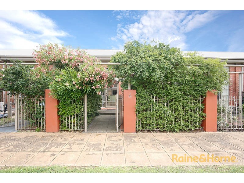 4 Parade Square, Maribyrnong VIC 3032