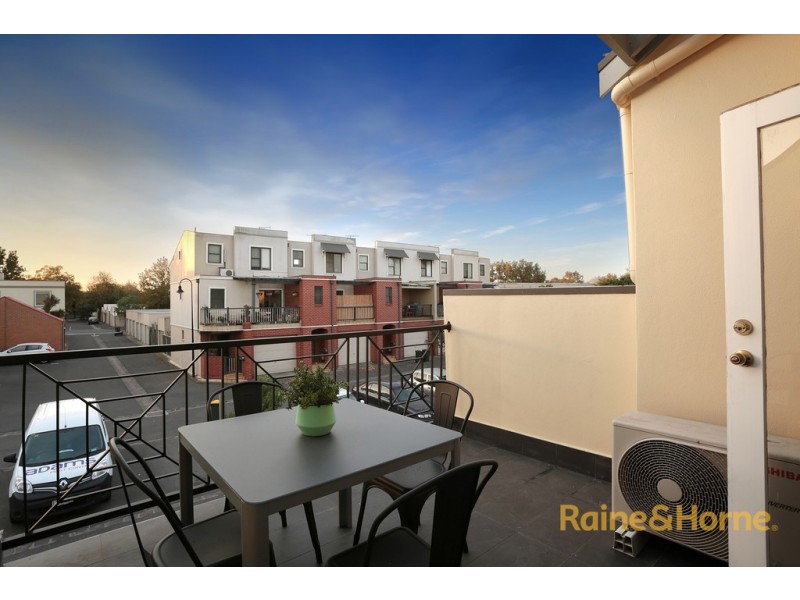 21 McNamara Mews, Kensington VIC 3031