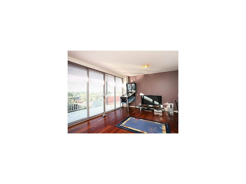 402/77 Village Way, Maribyrnong VIC 3032