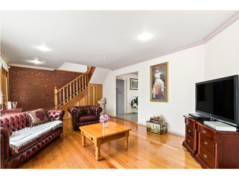 15 Incana Drive, Mill Park VIC 3082