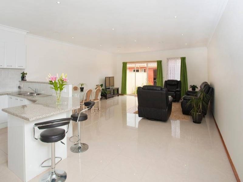 2/86 Raleigh Road, Maribyrnong VIC 3032