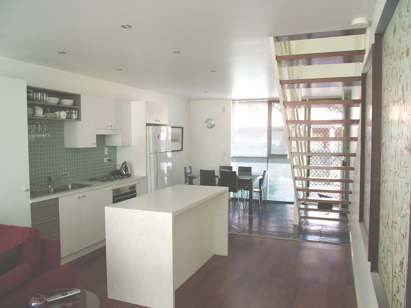 6/11 Grandview Avenue, Maribyrnong VIC 3032