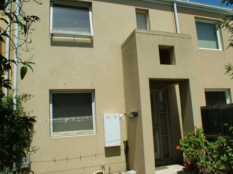 44 Maloney Street, Kensington VIC 3031