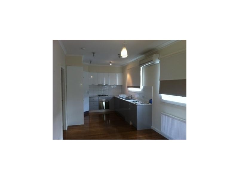 27 Sea Rush Street, Maribyrnong VIC 3032