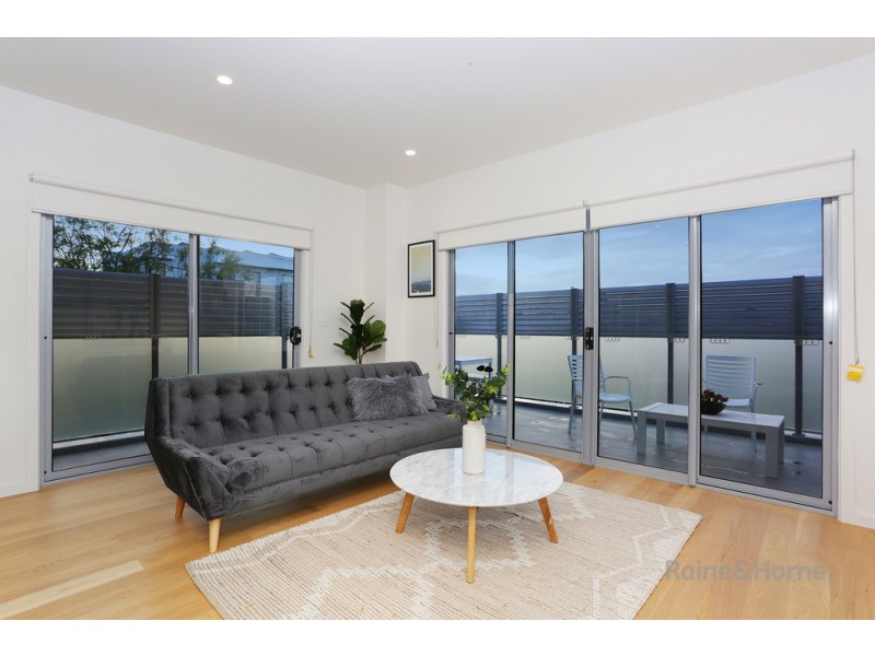 1/8 Hillside Crescent, Maribyrnong VIC 3032