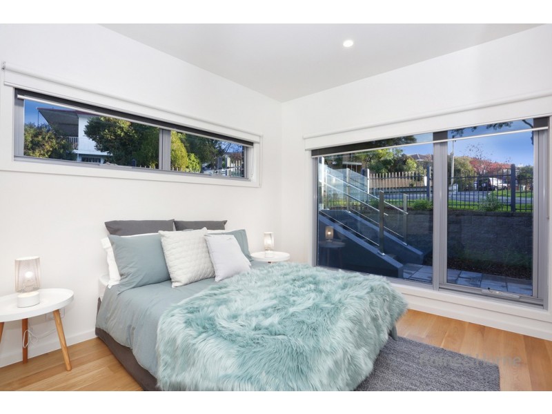 1/8 Hillside Crescent, Maribyrnong VIC 3032