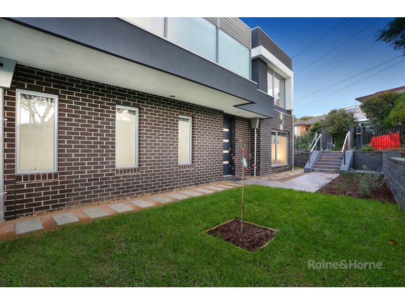 1/8 Hillside Crescent, Maribyrnong VIC 3032