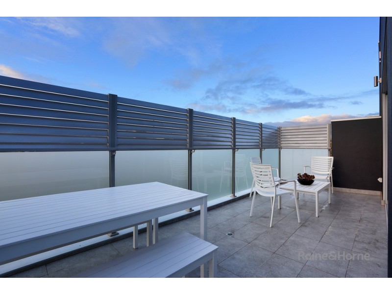 1/8 Hillside Crescent, Maribyrnong VIC 3032