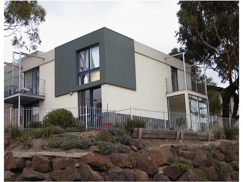 13/1 Grandview Avenue, Maribyrnong VIC 3032