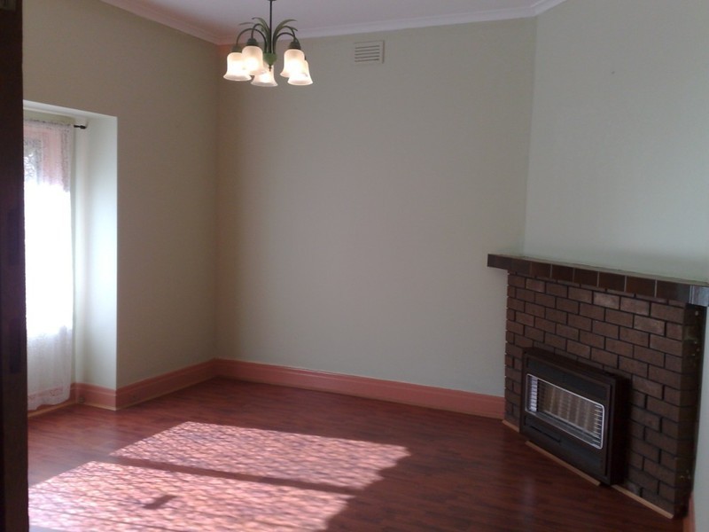17 The Parade, Ascot Vale VIC 3032