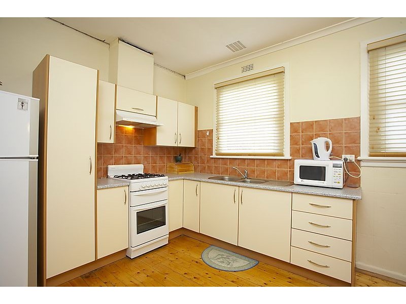 16 Mitchell Parade, Pascoe Vale South VIC 3044
