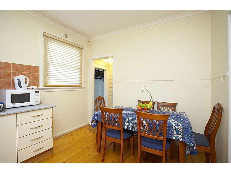 16 Mitchell Parade, Pascoe Vale South VIC 3044