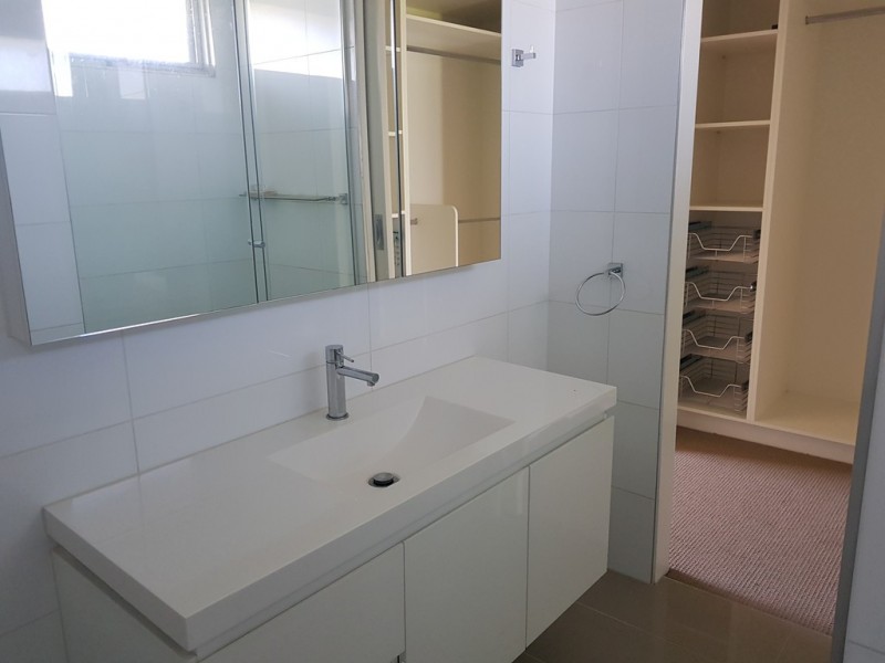 8 Patrick Court, Airport West VIC 3042